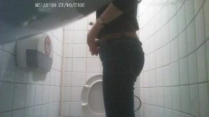 Hidden camera in the student toilet 04 00001