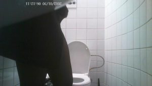 Hidden camera in the student toilet 04 00002