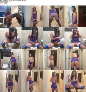 Kinkybitch69 - Emo Girl Posing And Pissing In Toilet.ScrinList