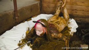 ManureFetish - Catwoman Lyndra First Time In The Manure Channel 00003