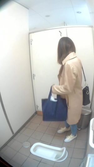 Park Toilet Japan Older Sister And Aunty Poop 00003