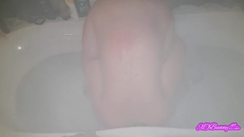 Panty farting and shit in678 my bathtub 00003
