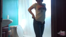 Ellie Idol Peeing Friends Compilationscatmob.Com 00001