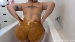 Sweet Bella - Bathtub Fun, Scat Smearing 00001