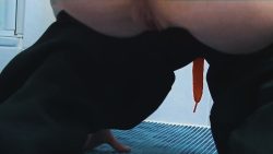 MiaRoxxx - BIG morning closeup turd! 00002