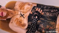 Bathing i7567654756n my Shit 00003