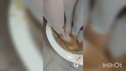 4 Feet Crush Poo7675675656p In The Toilet 00003