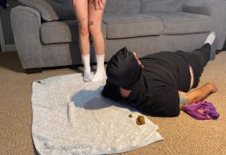 Kazer Makes Daddy Clean Up Her Messy Room 00002